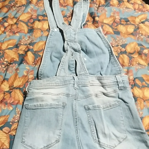 Skinny leg destressed jumper - Picture 4 of 4